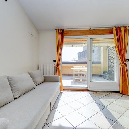 Sunset Apartment Home & Terrace Сирмионе Екстериор снимка