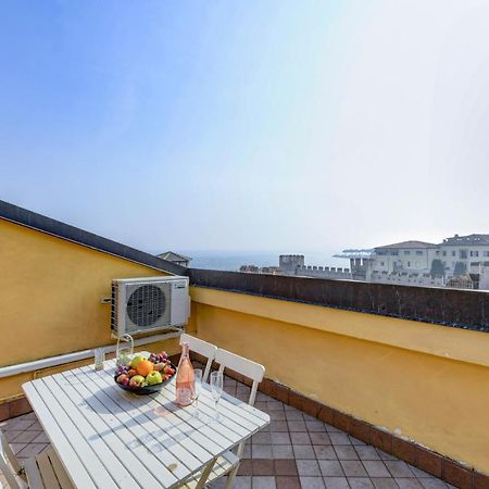 Sunset Apartment Home & Terrace Сирмионе Екстериор снимка