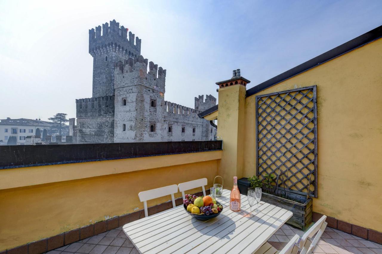 Sunset Apartment Home & Terrace Сирмионе Екстериор снимка