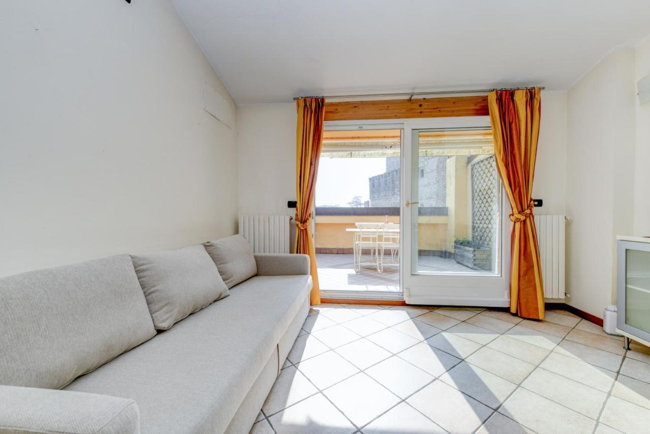 Sunset Apartment Home & Terrace Сирмионе Екстериор снимка
