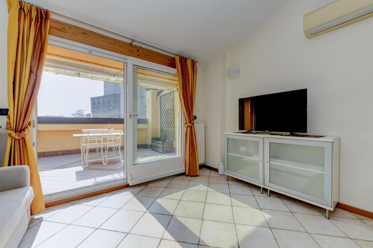 Sunset Apartment Home & Terrace Сирмионе Екстериор снимка