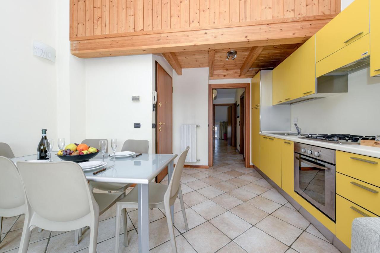 Sunset Apartment Home & Terrace Сирмионе Екстериор снимка