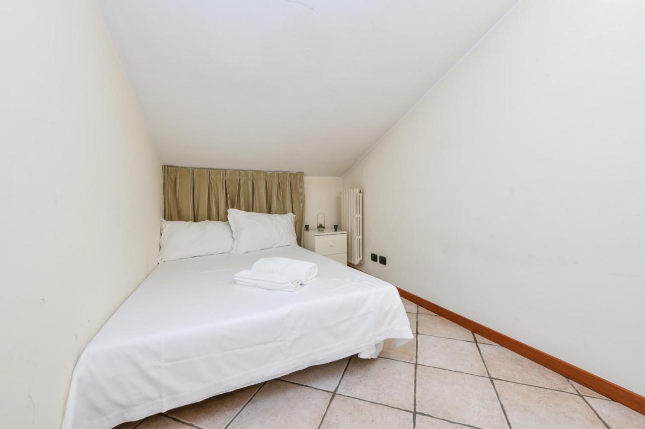 Sunset Apartment Home & Terrace Сирмионе Екстериор снимка
